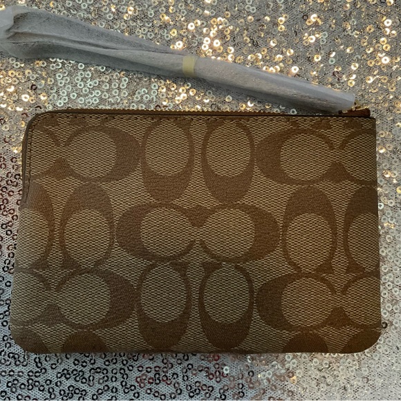 Coach signature Corner zip wristlet - Picture 3 of 8